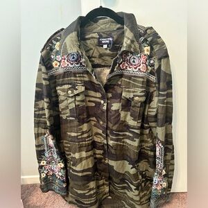 Johnny Was camo shirt/jacket. Like new